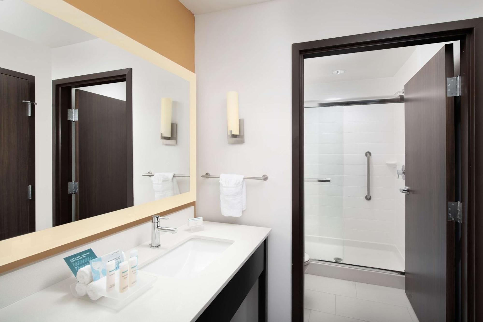 Homewood Suites By Hilton Kansas City Speedway מראה חיצוני תמונה